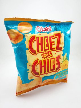 MANILA, PH - 27 Ekim 2020 'de Filipinler, Manila' da peynir aromalı cips üzerine Oishi Cheez.