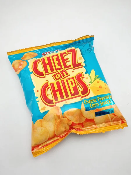 MANILA, PH - 27 Ekim 2020 'de Filipinler, Manila' da peynir aromalı cips üzerine Oishi Cheez.
