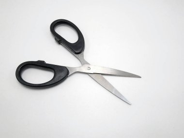 Siyah saplı paslanmaz çelik makas