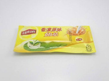 QUEZON CITY, PH - NOV 19 - Lipton sütlü çay tozu karışımı 19 Kasım 2020, Quezon City, Filipinler.