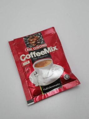 QUEZON ŞEHRİ - 24 Kasım 2020 'de Quezon City, Filipinler' de Aik Cheong kahvesi dolu ve aromatik.