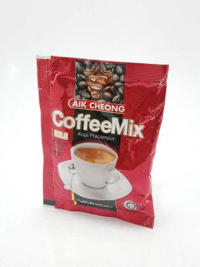 QUEZON ŞEHRİ - 24 Kasım 2020 'de Quezon City, Filipinler' de Aik Cheong kahvesi dolu ve aromatik.