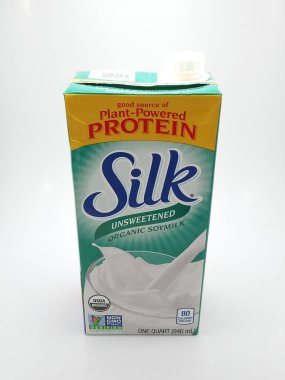 QUEZON ŞEHRİ - 24 Kasım 2020 tarihinde Filipinler 'in Quezon şehrinde İpek tatlandırılmamış organik soya sütü.