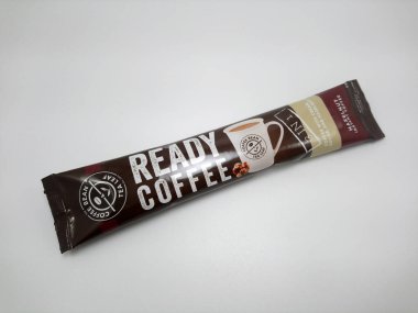 QUEZON CITY, PH - 17 NOV - Kahve çekirdeği ve çay yaprağı hazır kahve 17 Kasım 2020 tarihinde Quezon City, Filipinler 'de 1 fındıklı hazır kahve.