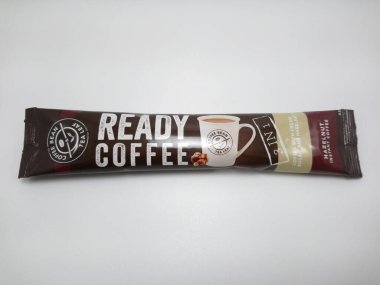 QUEZON CITY, PH - 17 NOV - Kahve çekirdeği ve çay yaprağı hazır kahve 17 Kasım 2020 tarihinde Quezon City, Filipinler 'de 1 fındıklı hazır kahve.