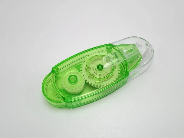 Zielona Plastikowa Taśma Korekcyjna Nakrętką — Zdjęcie stockowe