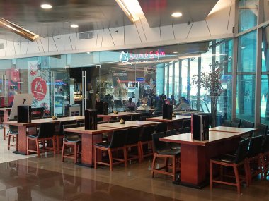 QUEZON ŞEHRİ, PH-23 - Sumosam Japon restoran cephesi 23 Kasım 2020, Quezon City, Filipinler.