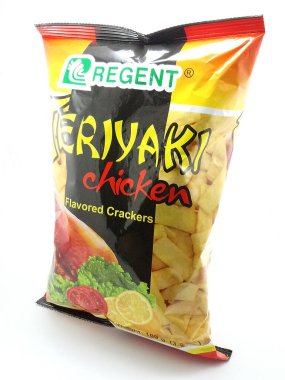 MANILA, PH - 26 Kasım 2020 tarihinde Manila, Filipinler 'de Teriyaki tavuk aromalı krakerler.