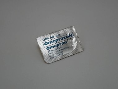 MANILA, PH - NOV 26 - Omeprazole omepron kapsül proton pompa inhibitörü 26 Kasım 2020 