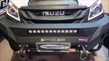 SMX Kongre Merkezi, Pasay, Filipinler 'de Isuzu Mux.