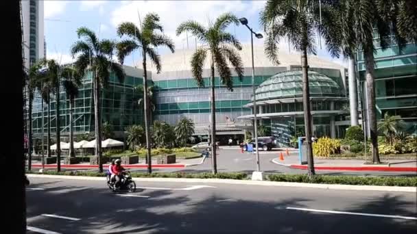 Fachada de coliseo Smart Araneta en Cubao, Quezon City, Filipinas — Vídeos de Stock