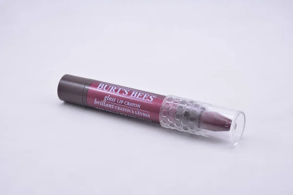 Manila July Burts Bees Gloss Lip Crayon July 2021 Manila — Stock fotografie