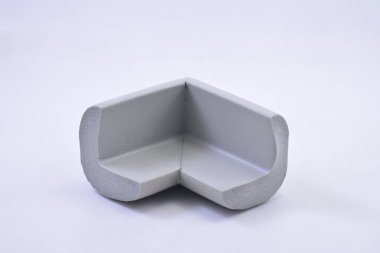 Mobilyanın keskin kenarları için L biçimli köşe köpüğü tamponu