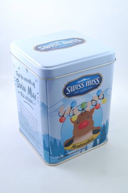 MANILA, PH - 16 Temmuz - İsviçre Bayan Marshmallow Çikolata İçeceği 16 Temmuz 2021, Manila, Filipinler.