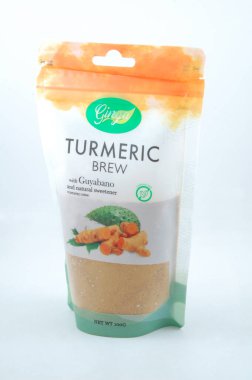 MANILA, PH - 22 Temmuz - 22 Temmuz 2021 'de Filipinler, Manila' da guyabano ile Ginga zerdeçal birası.