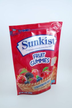 MANILA, PH - 22 Temmuz 2021 'de Manila, Filipinler' de Sunkist meyve jelibonları.