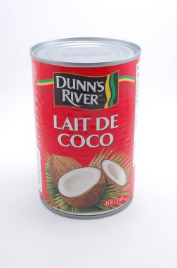 MANILA, PH - 22 Temmuz - Dunns Nehri Hindistan cevizi sütü 22 Temmuz 2021, Manila, Filipinler.