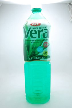 MANILA, PH - 22 Temmuz - 22 Temmuz 2021 'de Manila, Filipinler' de OKF aloe vera içeceği.