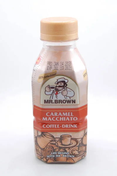Manila Lipiec Mister Brown Caramel Macchiato Coffee Drink July 2021 — Zdjęcie stockowe