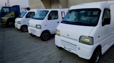 PASIG, PH - 18 Mayıs - Suzuki çoklu taksisi 18 Mayıs 2019 'da 1. U Gezisi Metrotent Kongre Merkezi, Pasay, Filipinler' de Yeniden İnşa Edilen Kamyon Gösterisinde.