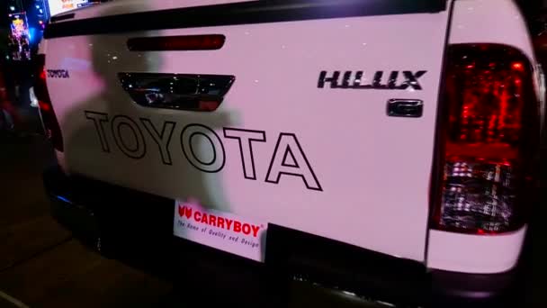 Pasay July Toyota Hilux Henting Opp Juli 2019 Philippine Autocon – stockvideo