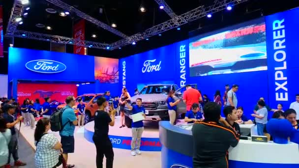 Pasay April Περίπτερο Αυτοκινήτων Ford Στο Manila International Auto Show — Αρχείο Βίντεο