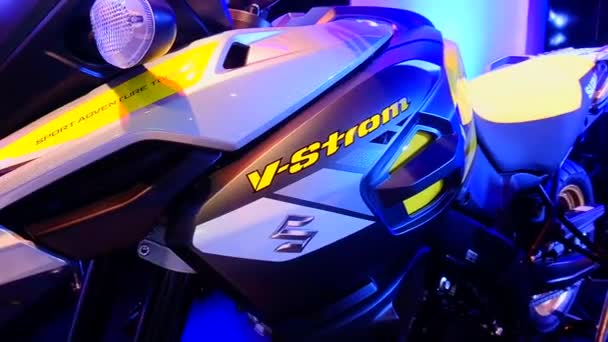 Pasay June Suzuki Vstrom Мотоцикл Червня 2019 Року Мотосалоні Makina — стокове відео