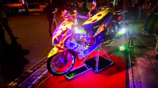 Pasig 11月17日 2018年11月17日在菲律宾帕西格大都会会展中心的Vapin Wheels车展上定制摩托车 — 图库视频影像