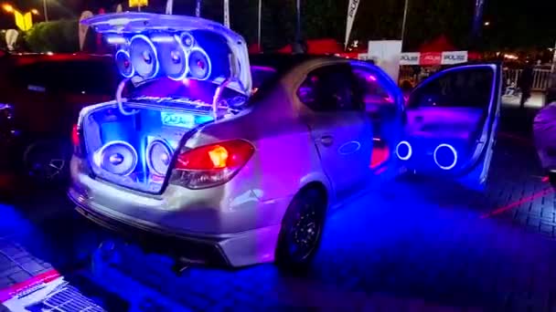Pasay 2018年12月8日 2018年12月8日にフィリピンのパサイで開催されるバンパーからバンパーまでの自動車ショーに三菱ミラージュが登場 — ストック動画
