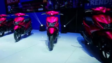 Pasay, PH - 24 Mart - Suzuki motosikleti 24 Mart 2019 tarihinde Pasay, Filipinler 'de yarışın içinde.