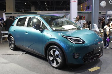 PAsay, PH - OCT 25 - Filipin elektrikli araç zirvesinde Gac aion ut (PEVS) 25 Ekim 2025, Pasay, Filipinler. PEVS, Filipinler 'de düzenlenen yıllık bir otomobil etkinliğidir..