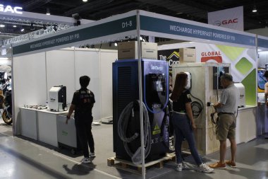 Pasay, PH - OCT 25 - Filipin elektrikli araç zirvesinde (PEVS) 25 Ekim 2025, Pasay, Filipinler. PEVS, Filipinler 'de düzenlenen yıllık bir otomobil etkinliğidir..