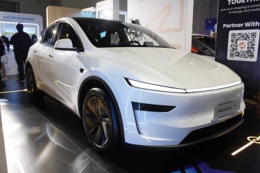 Pasay, PH - OCT 25 - Tesla modeli 25 Ekim 2025 tarihinde Filipinler 'in Pasay kentinde yapılan elektrikli araç zirvesinde. PEVS, Filipinler 'de düzenlenen yıllık bir otomobil etkinliğidir..