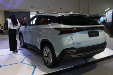 Pasay, PH - OCT 25 - Omoda e5 Filipin elektrikli araç zirvesinde (PEVS) 25 Ekim 2025, Pasay, Filipinler. PEVS, Filipinler 'de düzenlenen yıllık bir otomobil etkinliğidir..