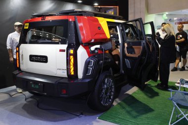 Pasay, PH - OCT 25 - Jaecoo ej6 Filipin elektrikli araç zirvesinde (PEVS) 25 Ekim 2025, Pasay, Filipinler. PEVS, Filipinler 'de düzenlenen yıllık bir otomobil etkinliğidir..