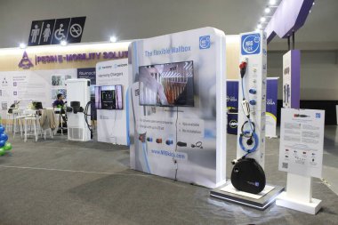 Pasay, PH - OCT 25 - Filipin elektrikli araç zirvesinde (PEVS) 25 Ekim 2025, Pasay, Filipinler. PEVS, Filipinler 'de düzenlenen yıllık bir otomobil etkinliğidir..
