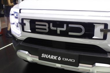 PAsay, PH - OCT 25 - Byd köpekbalığı 6 Filipin elektrikli araç zirvesinde (PEVS) 25 Ekim 2025, Pasay, Filipinler. PEVS, Filipinler 'de düzenlenen yıllık bir otomobil etkinliğidir..