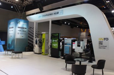 Pasay, PH - OCT 25 - Filipin elektrikli araç zirvesinde 25 Ekim 2025 tarihinde Pasay, Filipinler 'de. PEVS, Filipinler 'de düzenlenen yıllık bir otomobil etkinliğidir..