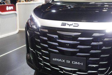 PAsay, PH - OCT 25 - Byd emax 9 Filipin elektrikli araç zirvesinde (PEVS) 25 Ekim 2025, Pasay, Filipinler. PEVS, Filipinler 'de düzenlenen yıllık bir otomobil etkinliğidir..