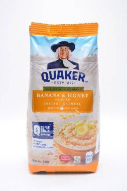 MANILA, PH - 22 Şubat - Quaker muz ve bal aromalı hazır yulaf ezmesi 22 Şubat 2025 tarihinde Manila, Filipinler 'de. Quaker, ABD 'de yulaf ezmesi yapıyor..