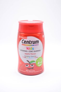 MANILA, PH - 22 FEB-Centrum çocuk vitaminleri artı çinko jelibonlar 22 Şubat 2025 'te Manila, Filipinler' de elma aromalı. Centrum, ABD 'de multivitamin üreticisi..