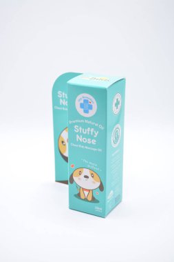 MANILA, PH - 22 Şubat - 22 Şubat 2025 tarihinde Filipinler, Manila 'da küçük tomurcuklar burun masajı yağı. Minik tomurcuklar Filipinli bir bebek bakımı ürünleri üreticisi..