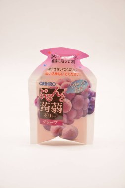 MANILA, PH - FEB 22 - Orihiro Konjac Jelly, 22 Şubat 2025 tarihinde Manila, Filipinler 'de üzüm aromalı. Orihiro Japonya 'da bir yemek üreticisi..