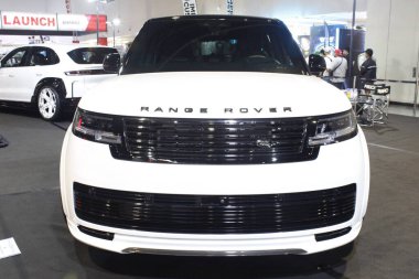 Pasay, PH-15 - 15 Kasım 2025 'te Filipinler' in Pasay şehrinde Manila Oto Salonu 'nda arazi korucusu 1460. Manila Oto Salonu, Filipinler 'de bir otomobil fuarı etkinliğidir..