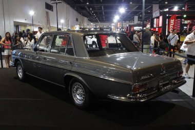 Pasay, PH - NOV 15 - Mercedes benz 280 Manila Oto Salon 'da 15 Kasım 2025, Pasay, Filipinler. Manila Oto Salonu, Filipinler 'de bir otomobil fuarı etkinliğidir..