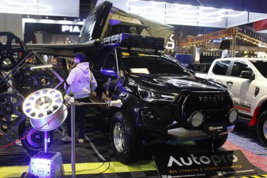 Pasay, PH-15 - Toyota hilux, Manila Oto Salon 'da 15 Kasım 2025, Pasay, Filipinler. Manila Oto Salonu, Filipinler 'de bir otomobil fuarı etkinliğidir..