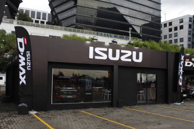 Pasay, PH-15 - Isuzu kabini ön cephesi 15 Kasım 2025 tarihinde Pasay, Filipinler 'de Oto Odak Test Sürüşü. Odak noktası Filipinler 'de düzenlenen bir otomobil etkinliğidir..
