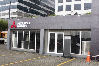 Pasay, PH-15 - Mitsubishi kabin ön cephe Auto focus test sürüşü 15 Kasım 2025 Pasay, Filipinler. Odak noktası Filipinler 'de düzenlenen bir otomobil etkinliğidir..