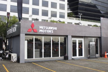 Pasay, PH-15 - Mitsubishi kabin ön cephe Auto focus test sürüşü 15 Kasım 2025 Pasay, Filipinler. Odak noktası Filipinler 'de düzenlenen bir otomobil etkinliğidir..