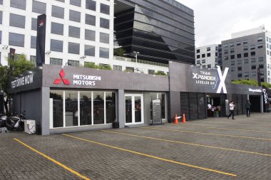 Pasay, PH-15 - Mitsubishi kabin ön cephe Auto focus test sürüşü 15 Kasım 2025 Pasay, Filipinler. Odak noktası Filipinler 'de düzenlenen bir otomobil etkinliğidir..